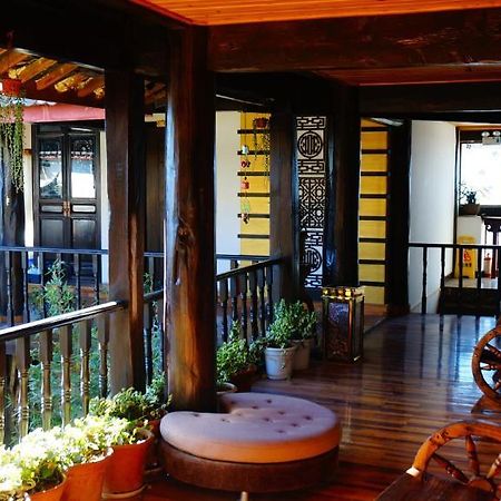 Lijiang Wangjia Courtyard Inn Exteriör bild
