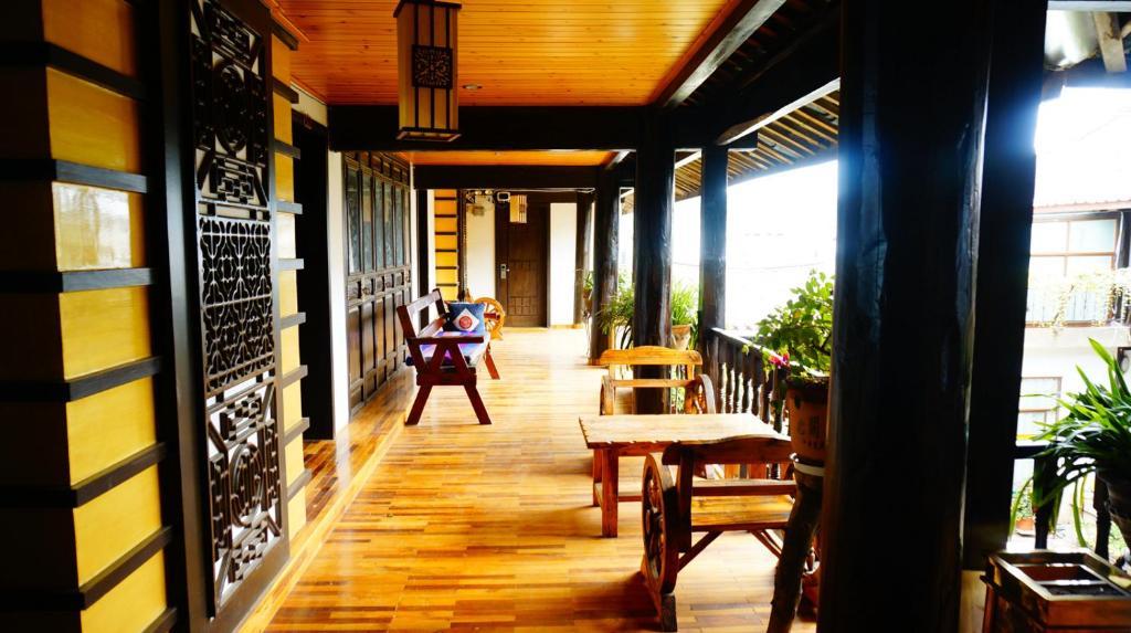 Lijiang Wangjia Courtyard Inn Exteriör bild
