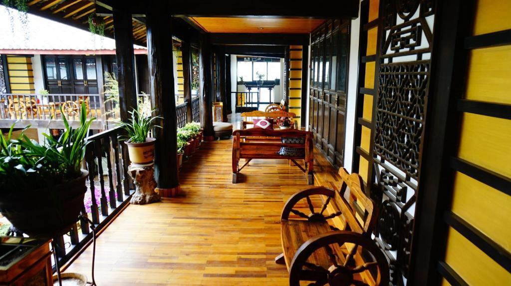 Lijiang Wangjia Courtyard Inn Exteriör bild