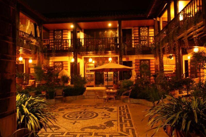 Lijiang Wangjia Courtyard Inn Exteriör bild
