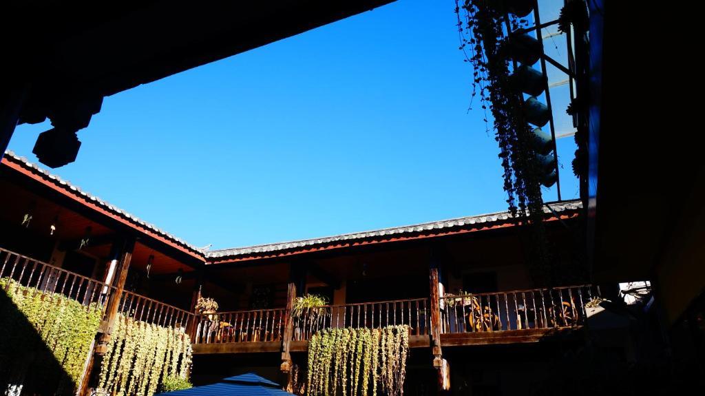Lijiang Wangjia Courtyard Inn Exteriör bild