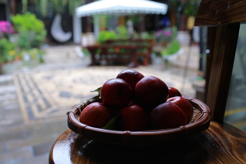 Lijiang Wangjia Courtyard Inn Exteriör bild