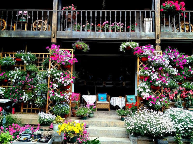 Lijiang Wangjia Courtyard Inn Exteriör bild